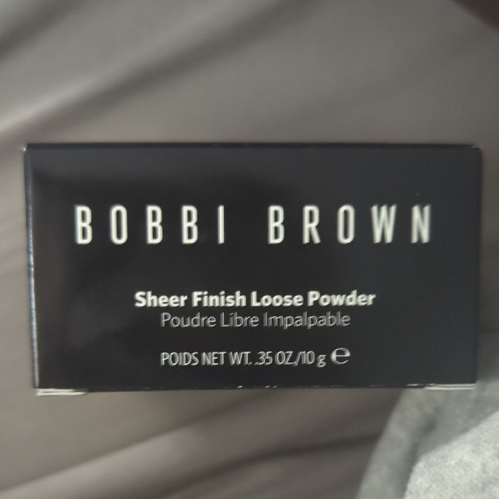Bobbi Brown Sheer Finish Loose Powder - Black